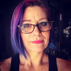 Meet your Posher, Carie